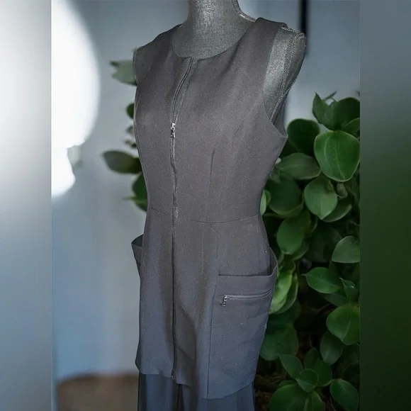 BCBGMaxAzria Elegant Black Sleeveless Cocktail Dress Size Medium - Picture 2 of 3